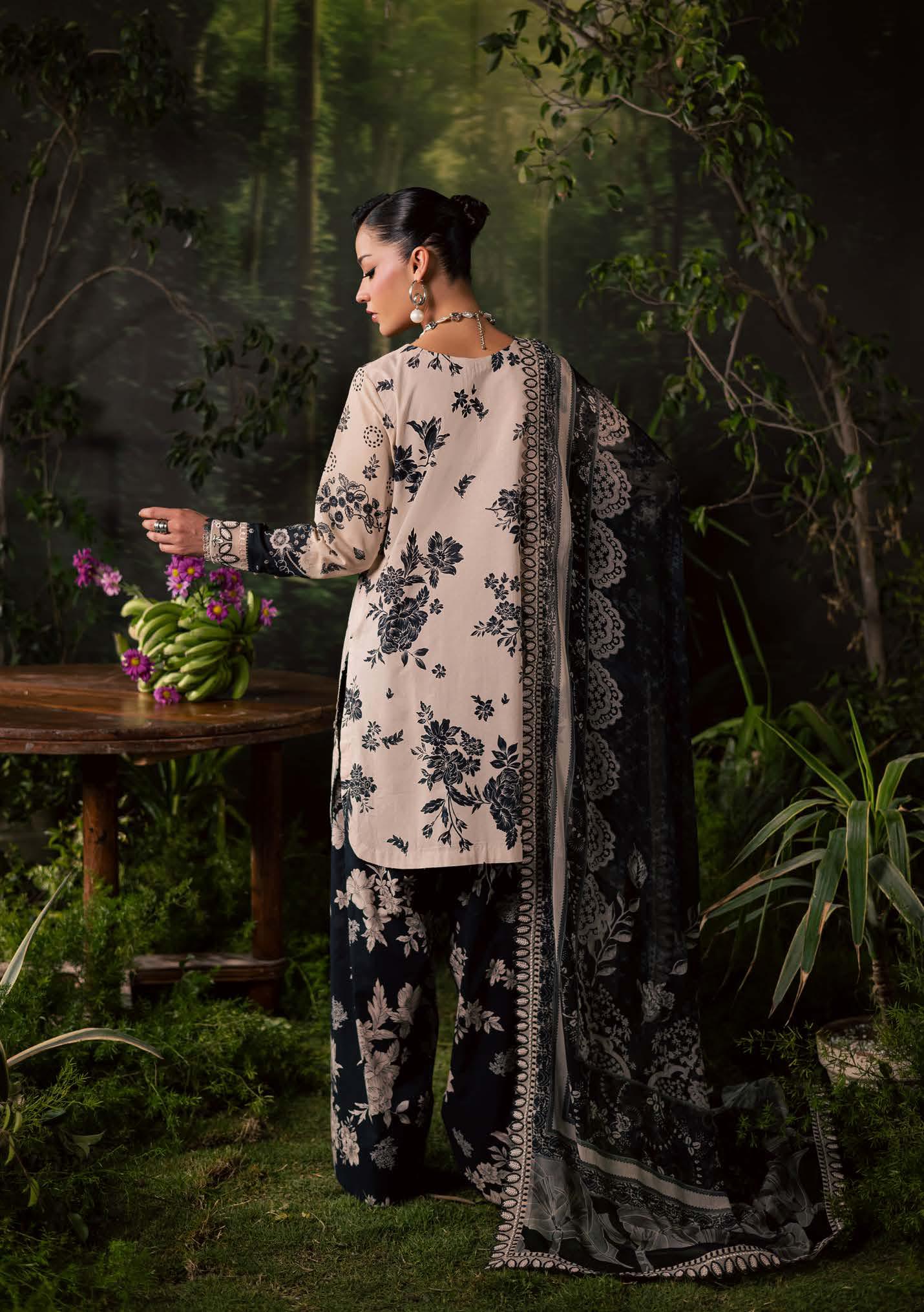Ebony & Ivory Floral